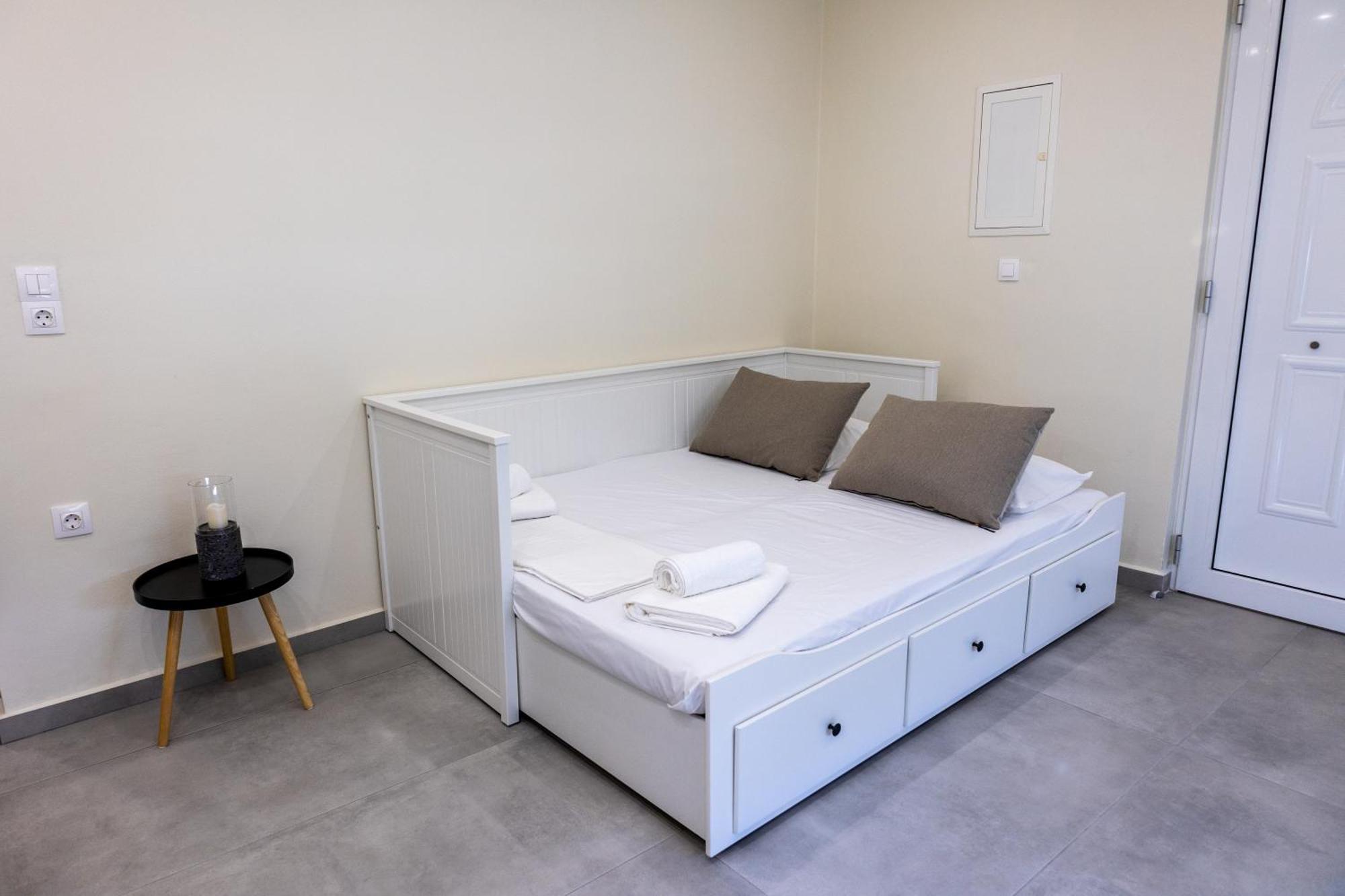 Adriana Apartment Agia Marina Exteriör bild